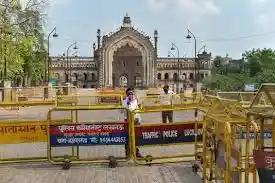 Center Government advice: 14-day strict lockdown where infection is high..